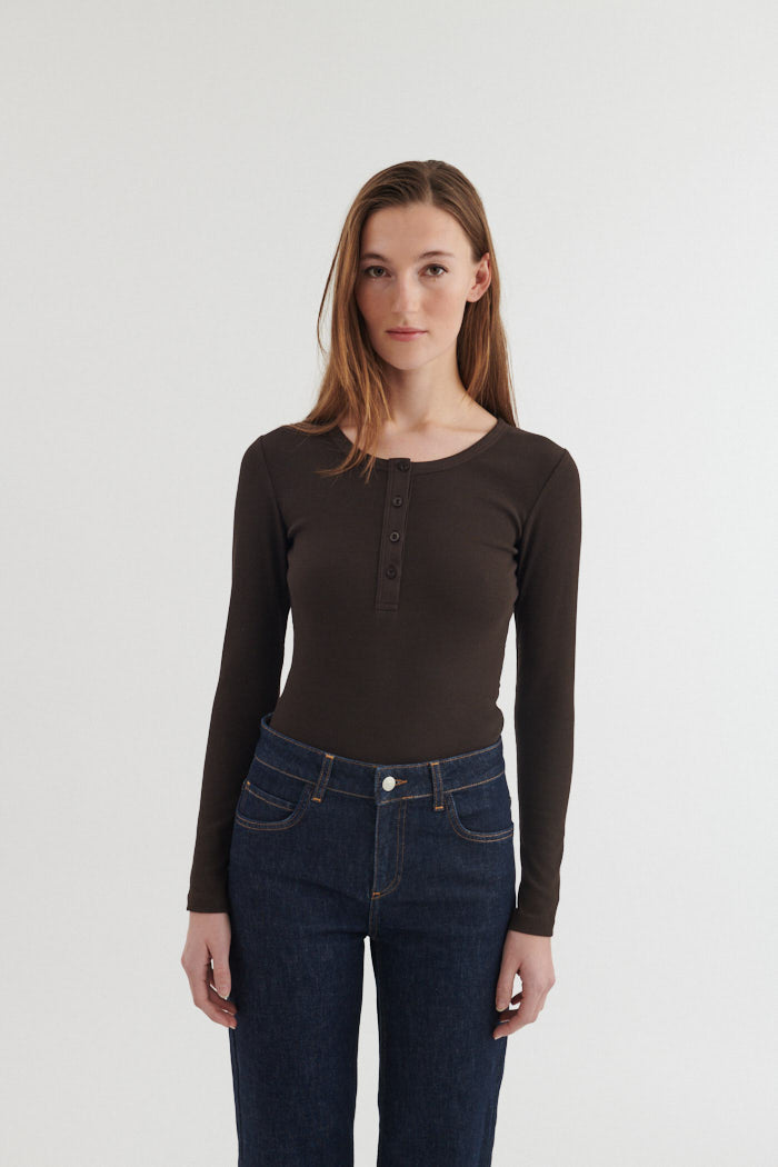 Basic Apparel Ludmilla LS Granddad T-shirts 709 Chocolate torte